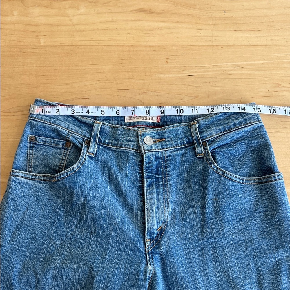 Levi's women’s 550 Bootcut Blue Jeans size 8 - Picture 8 of 10